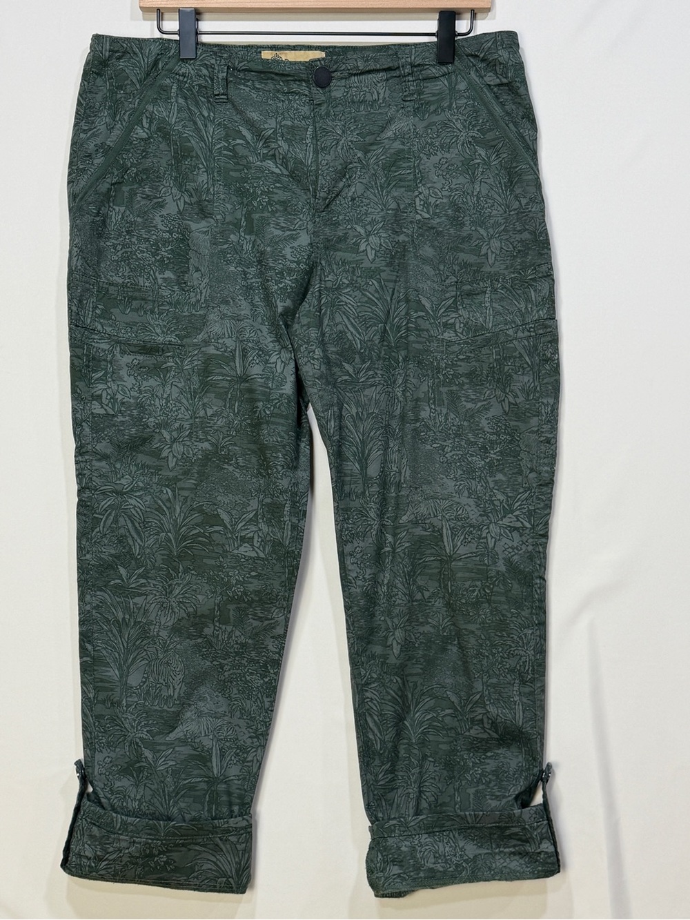 Democracy Flex-ellent Jungle Print Crop Pants Women’s Size 10 Green Stretch